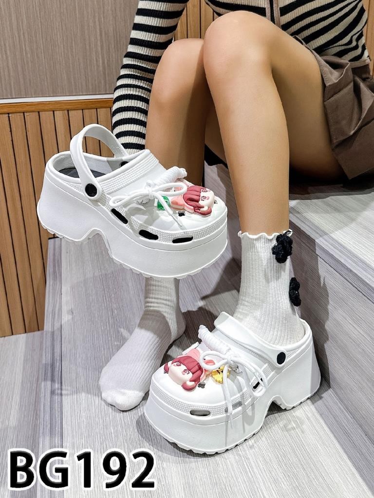 Klapki damskie 36-41/ 12 par
